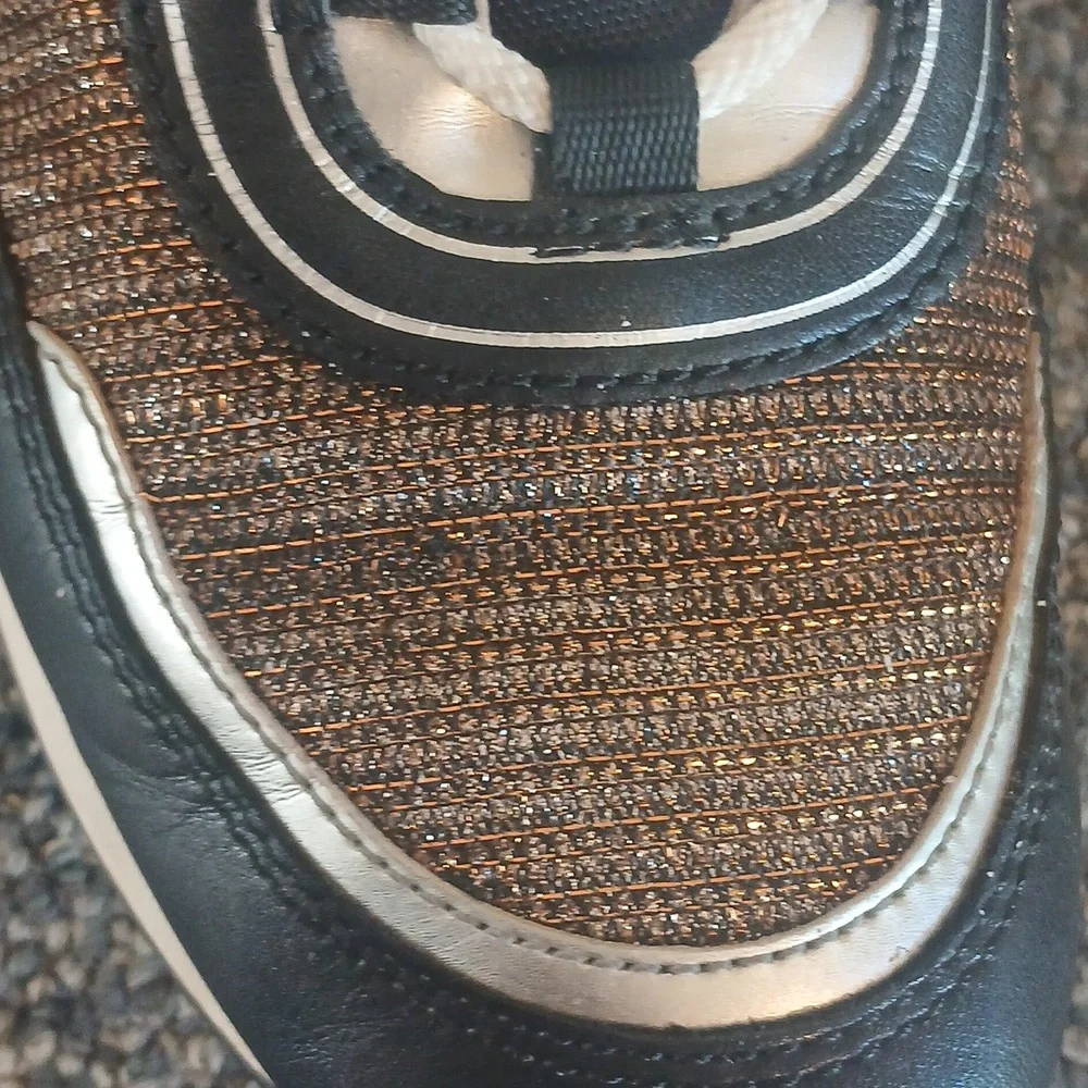 Michael Kors Womwns Soze 8 Sneakers in Black and Brown Glitter Bronze